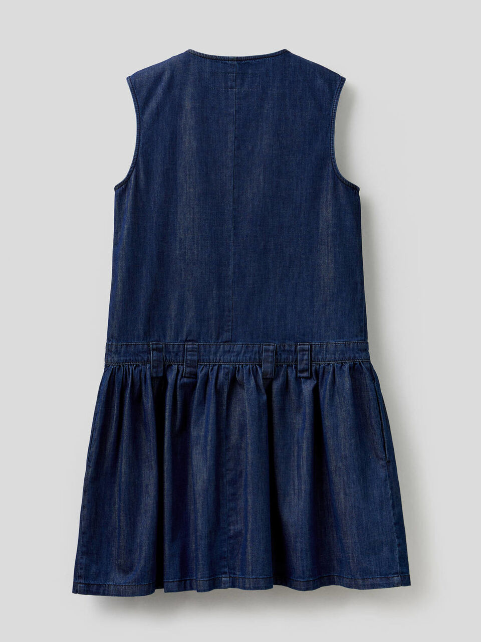Ärmelloses Kleid aus leichtem Jeans image number 2