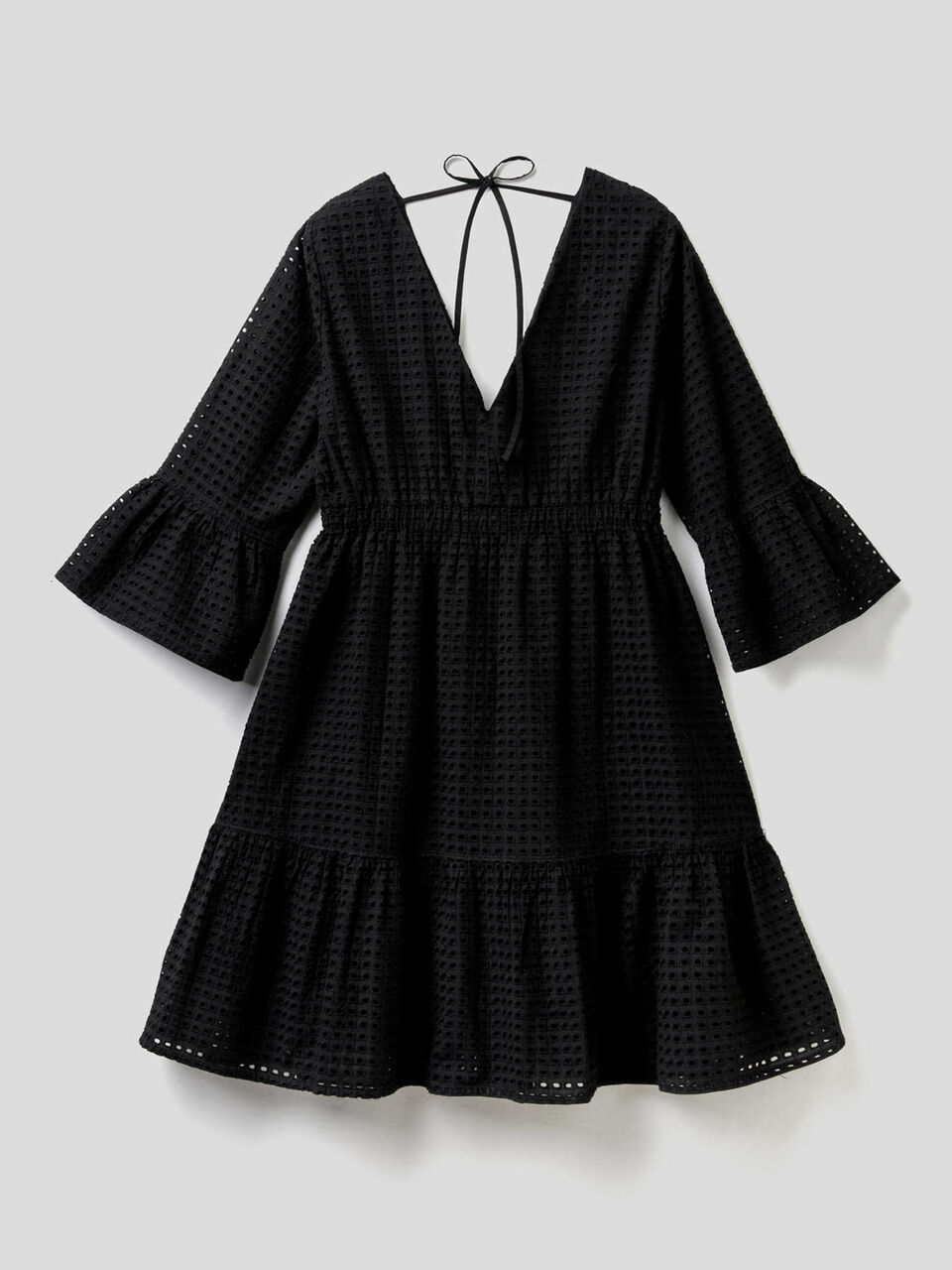 Robe courte en broderie anglaise image number 2