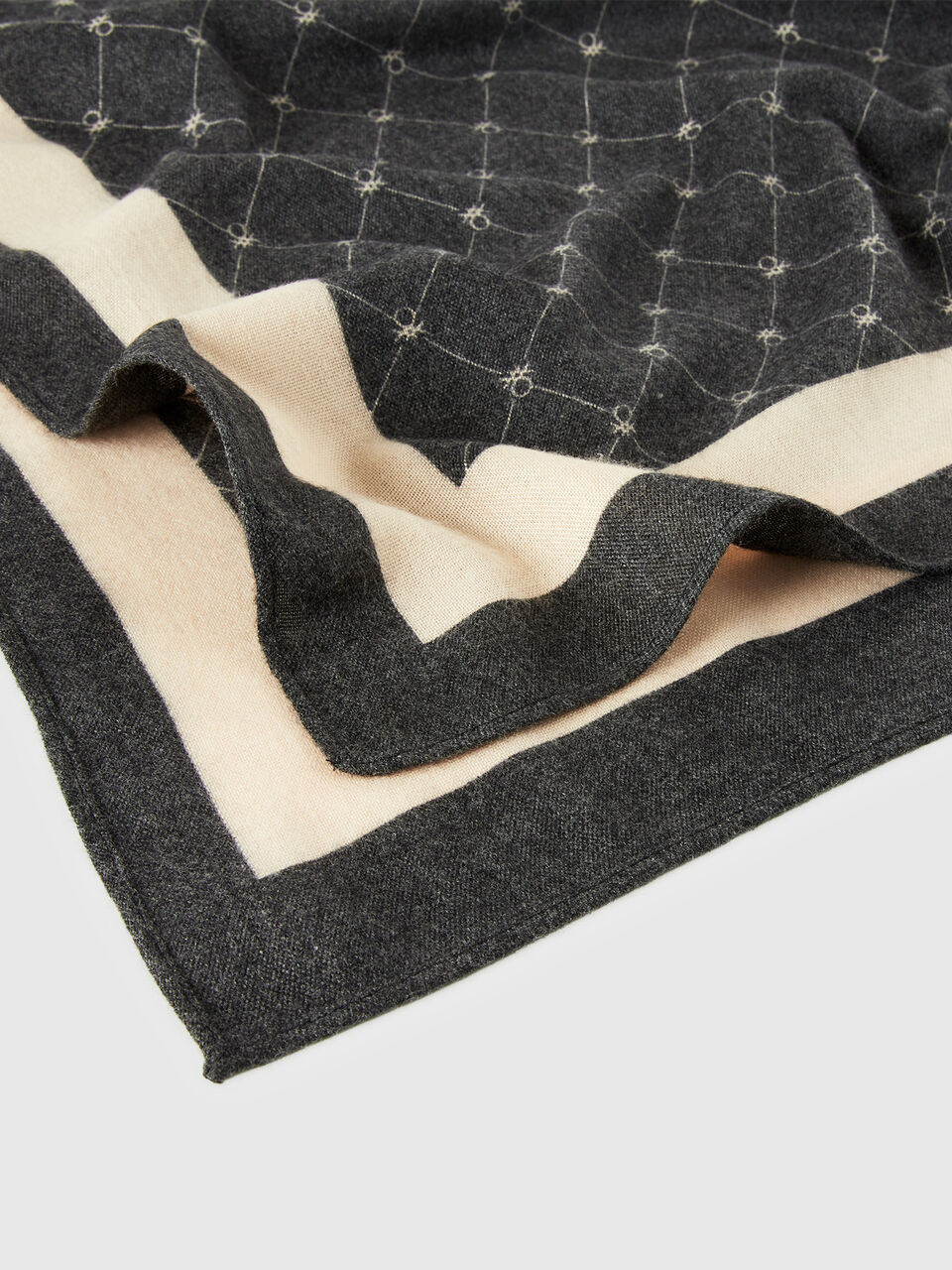 SQUARE SCARF Femme image number null