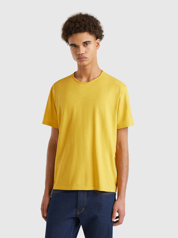 T-shirt jaune moutarde en coton flammé Homme