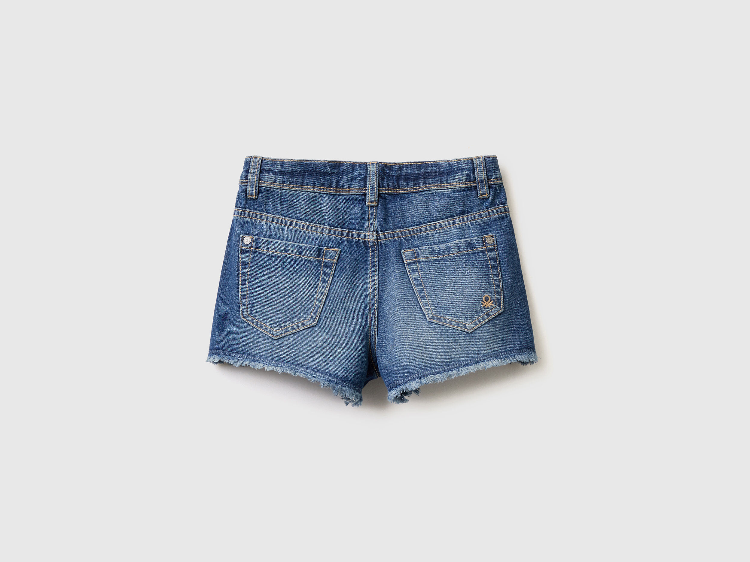 Shorts jeans sfrangiati sale