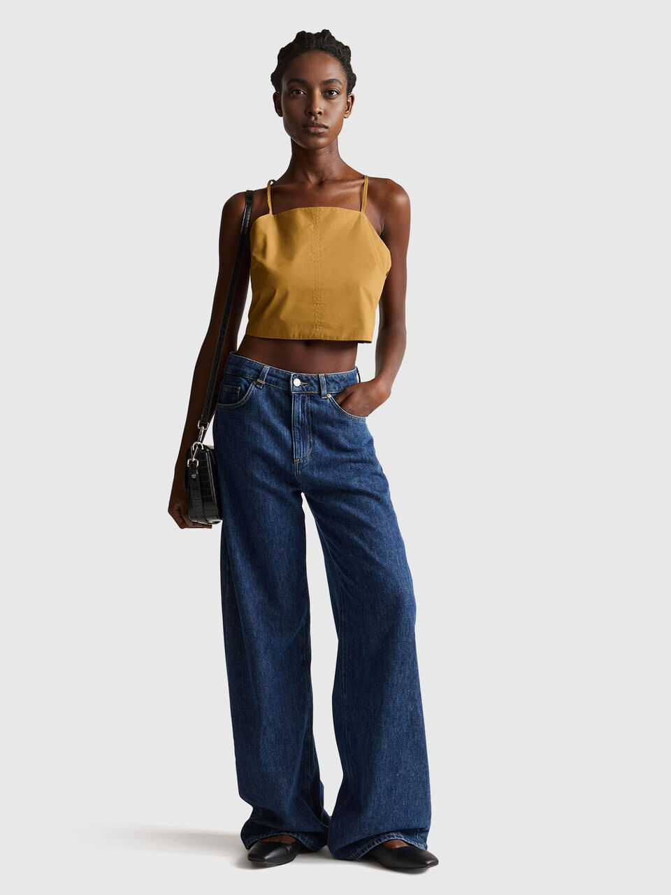 TOP Women image number null