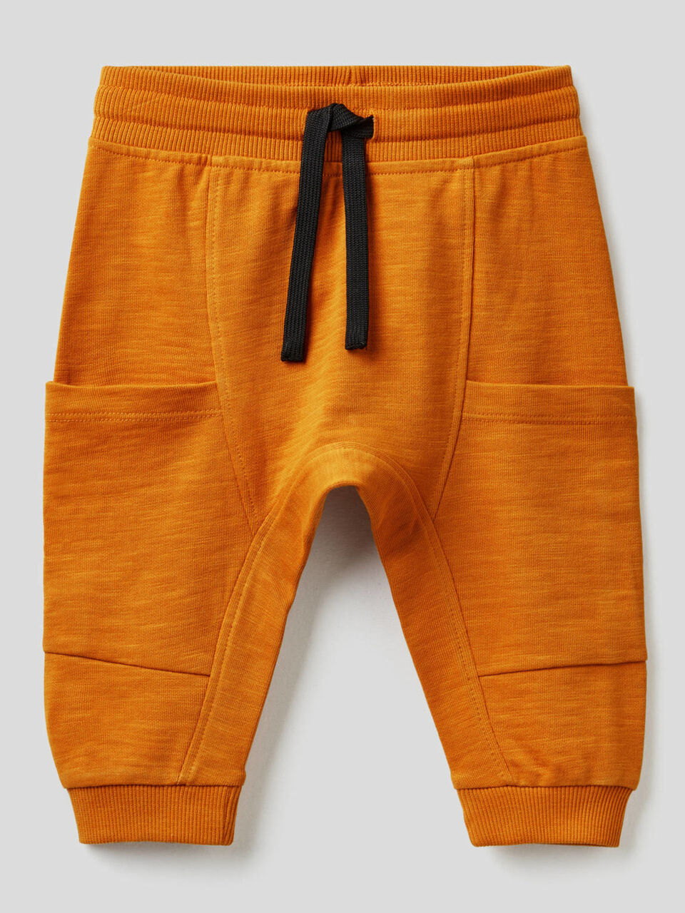 Sweatpants with maxi pockets image number 1