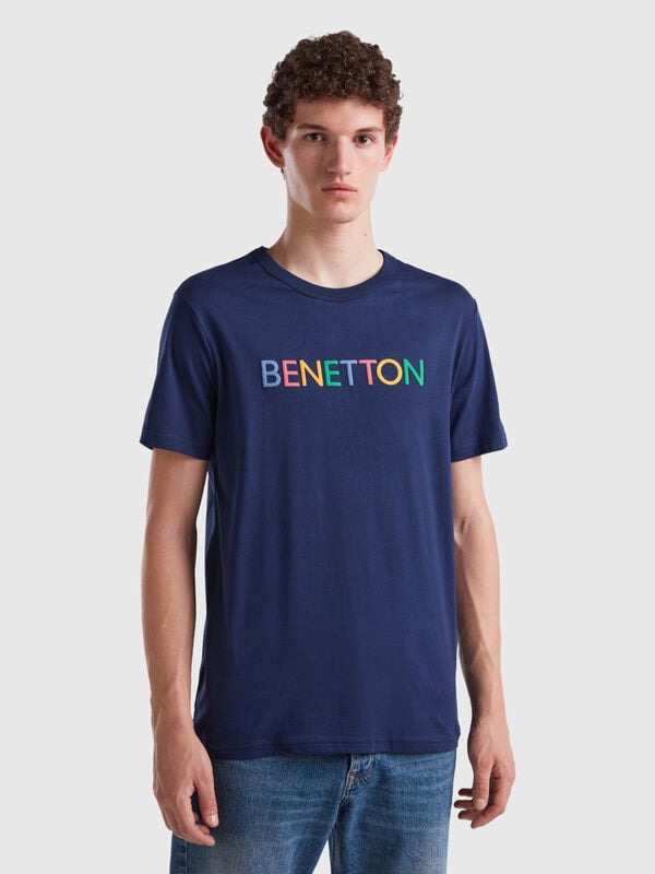 T-Shirt aus Bio-Baumwolle in Dunkelblau mit buntem Logoprint Herren