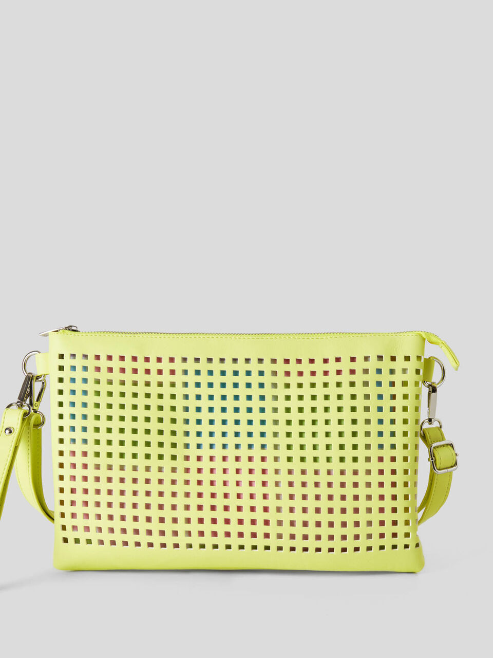Tasche mit Lochmuster und herausnehmbarer, kleinerer Tasche image number 1
