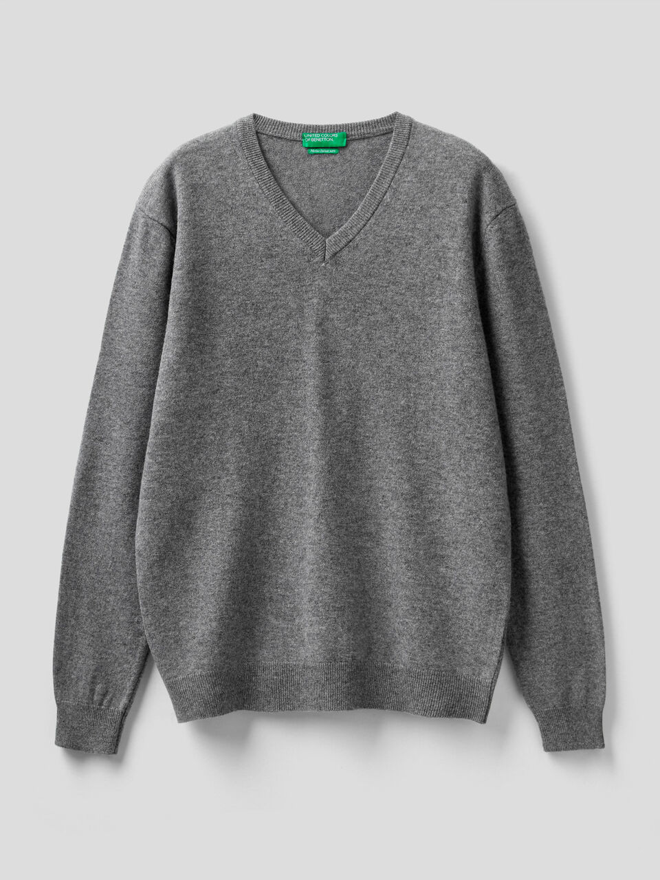 Maglia scollo a V in pura lana vergine image number 1