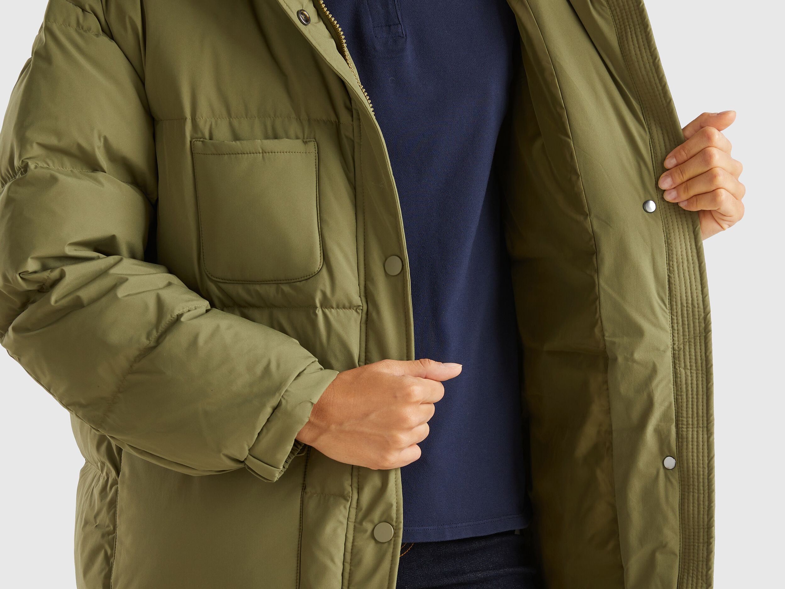 Piumino lungo imbottito con piuma riciclata Verde Militare Benetton