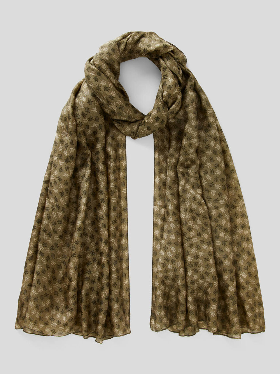 Foulard en soie imprimé fantaisie image number 1