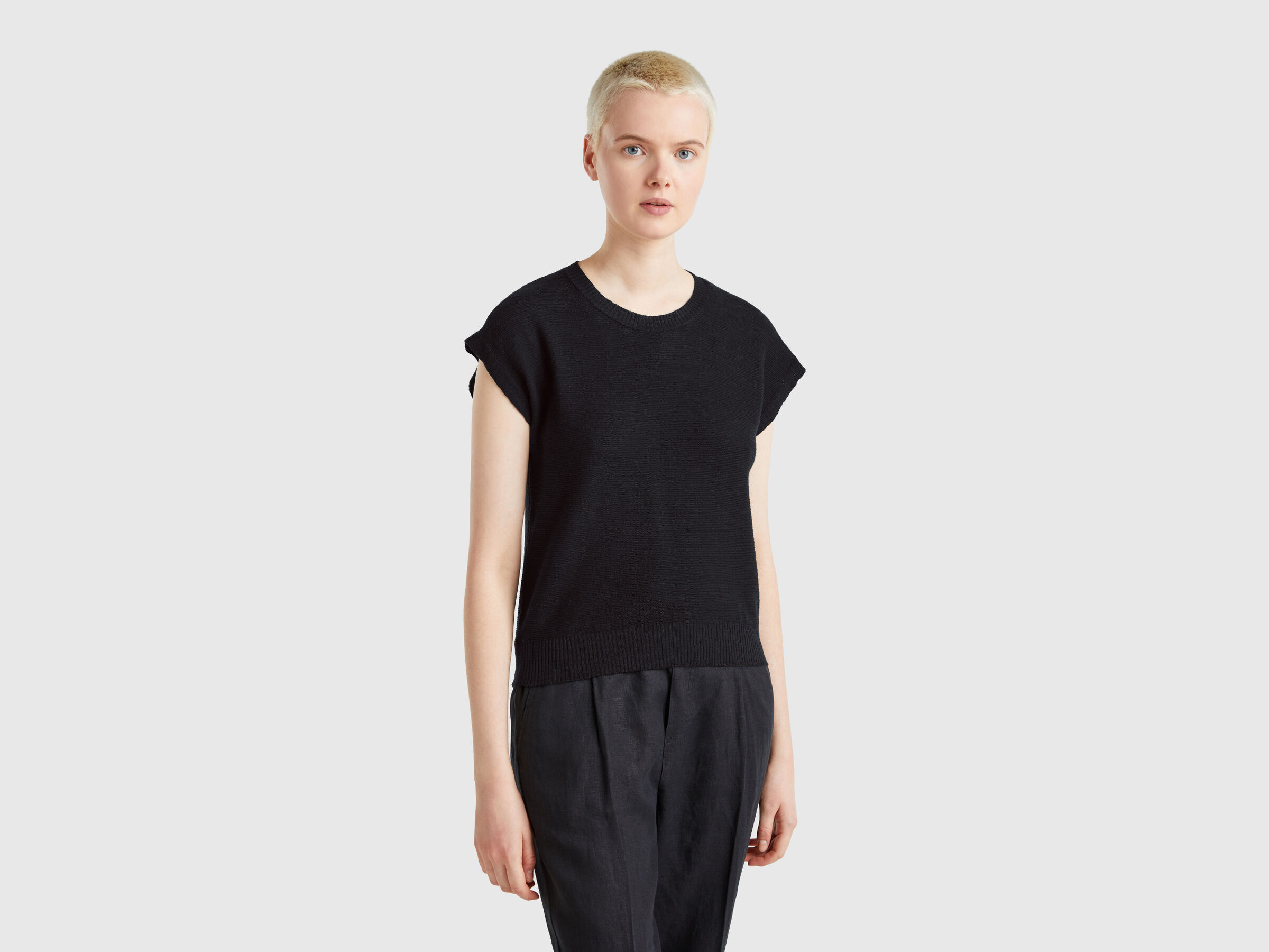 SLEEVELESS SWEATER Women image number 0