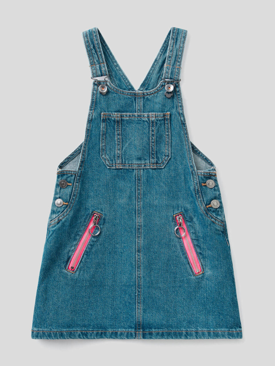 Latzkleid aus Denim in 100% Baumwolle image number 1