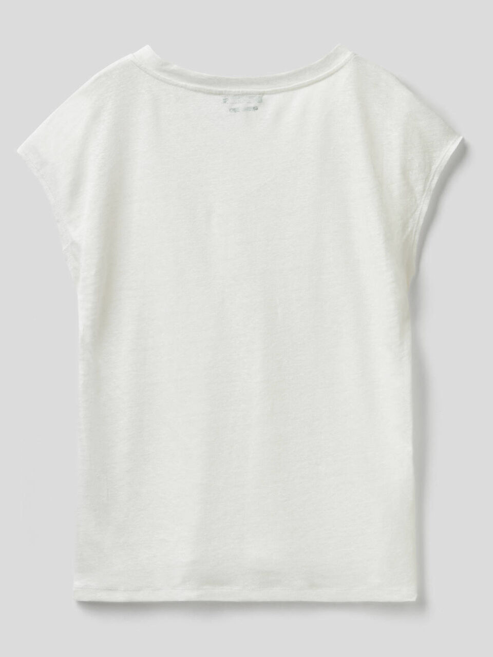 Top with V-neck in pure linen image number 2