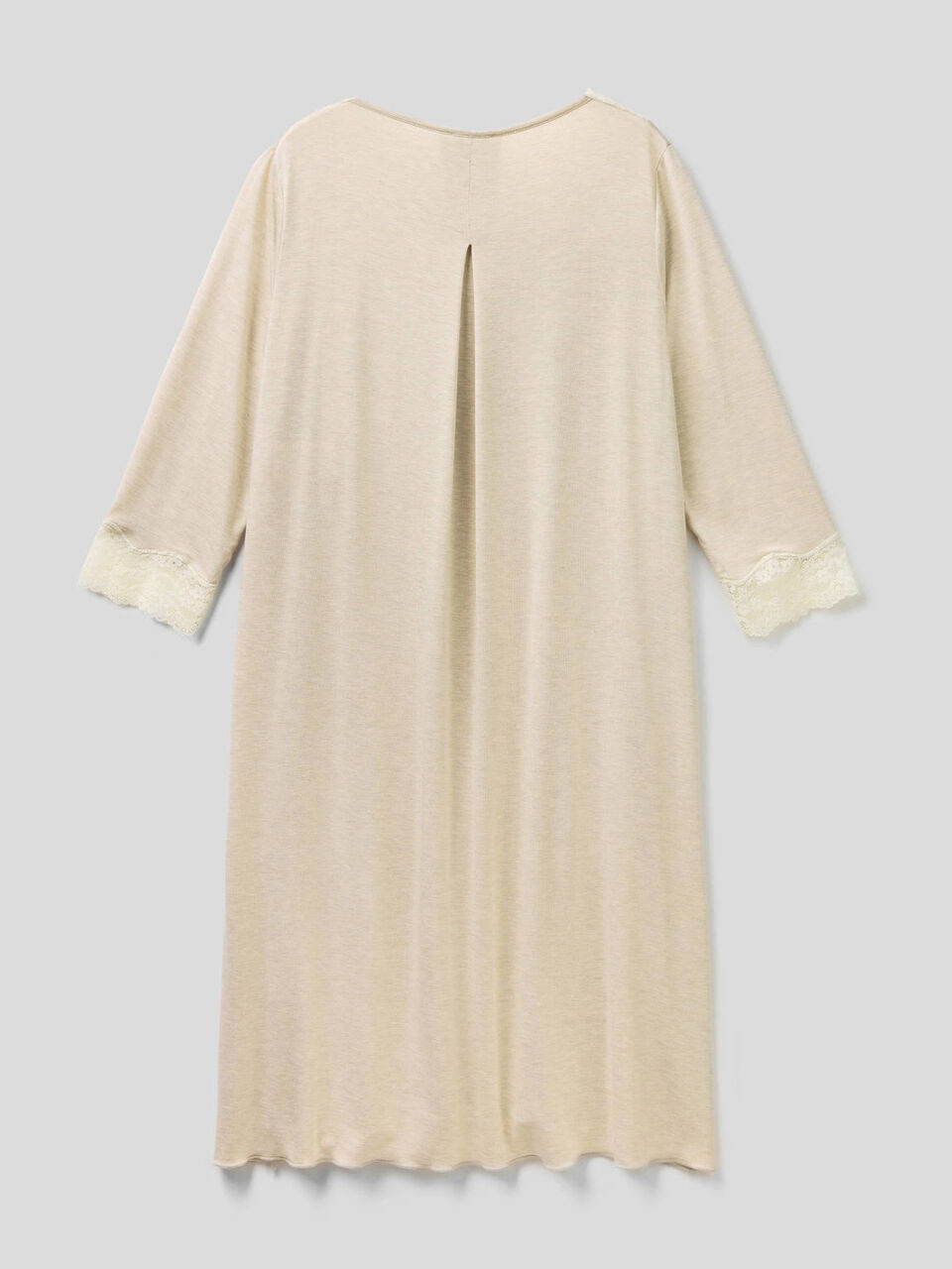 Chemise de nuit avec détails en dentelle image number 2