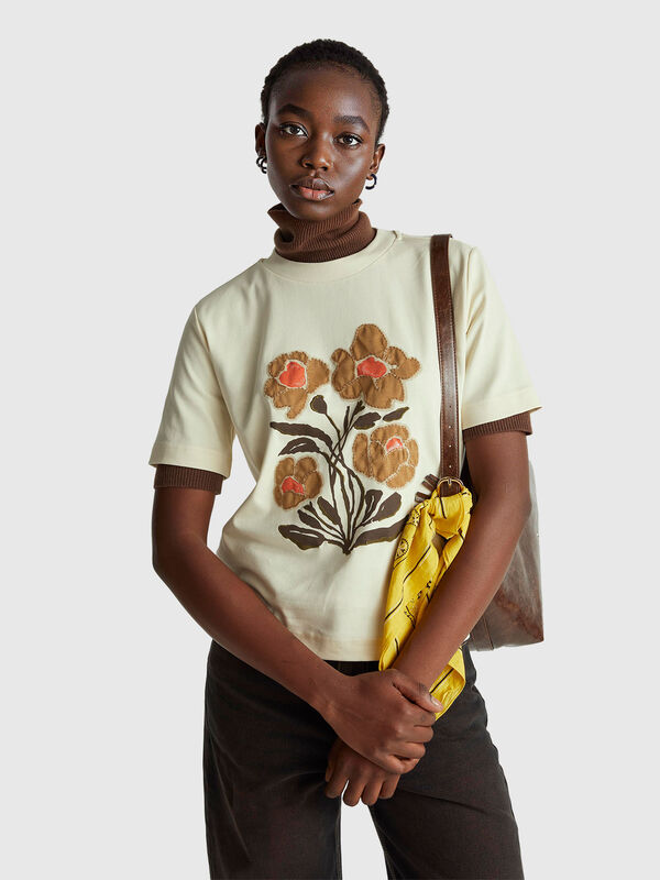 Maglietta con stampa e ricamo Donna
