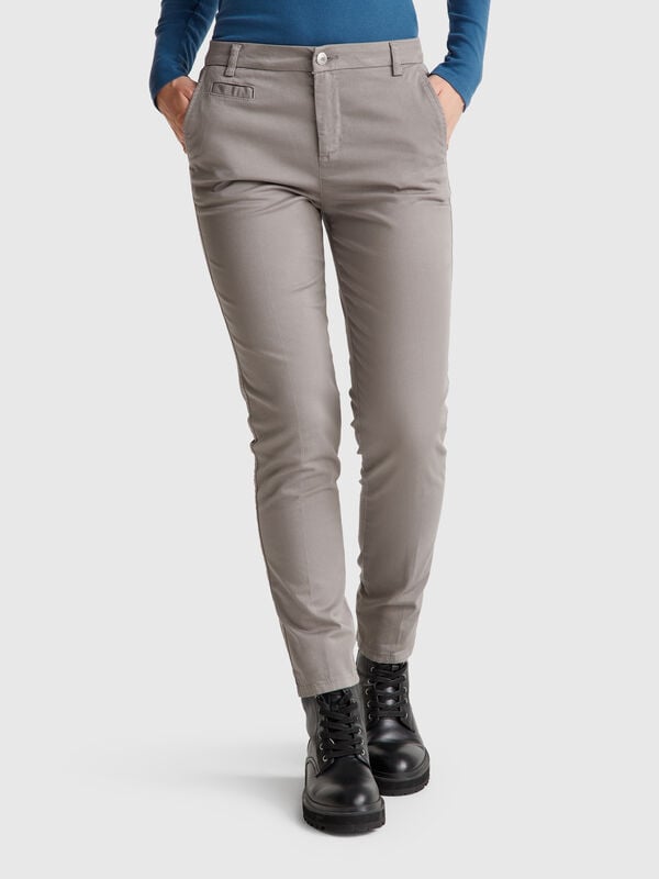 Pantalon chino slim fit en coton gris Femme
