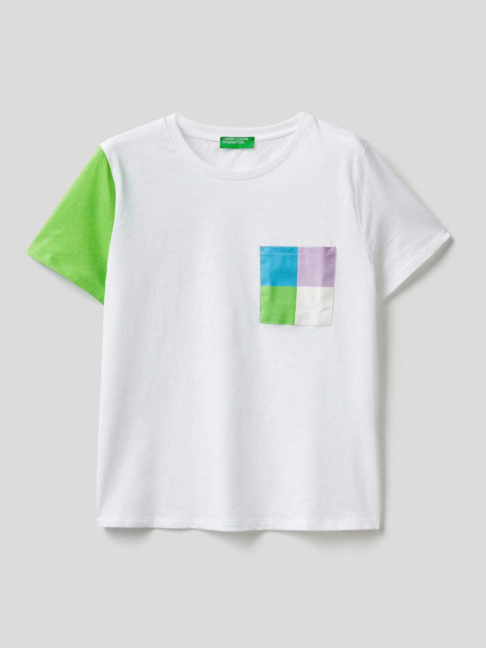 T-shirt with pocket and clashing sleeve image number 1