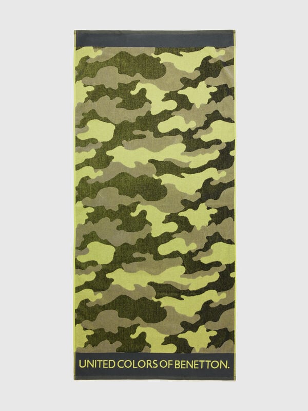Badetuch in Camouflage-Muster Jungen