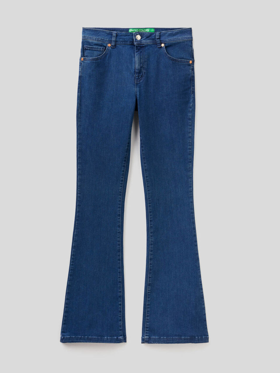 Jeans elasticizzati a zampa image number 1