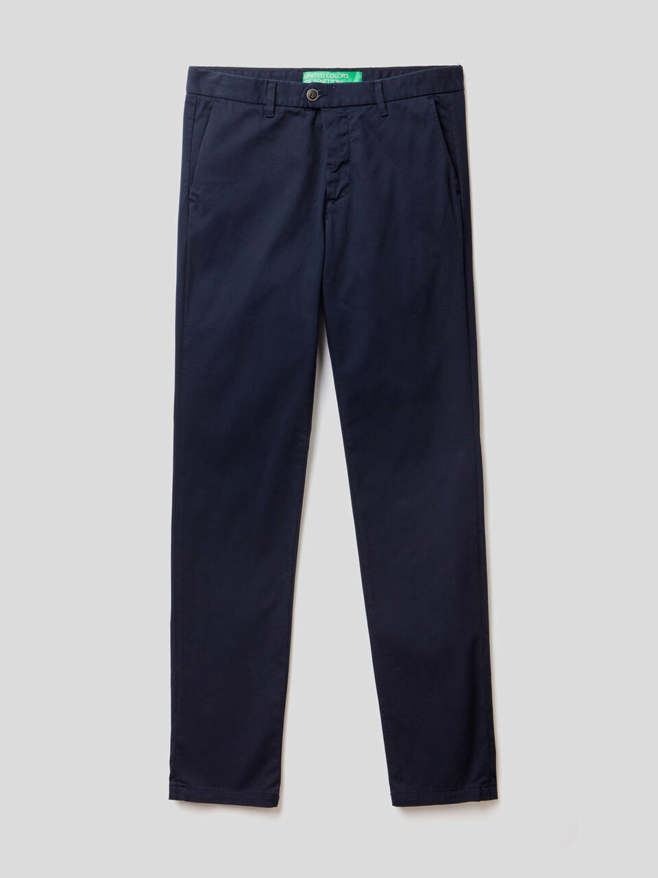 Chino coupe slim en coton image number 1