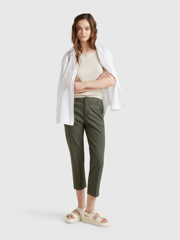 Kurze Chinohose aus Stretch-Baumwolle Damen