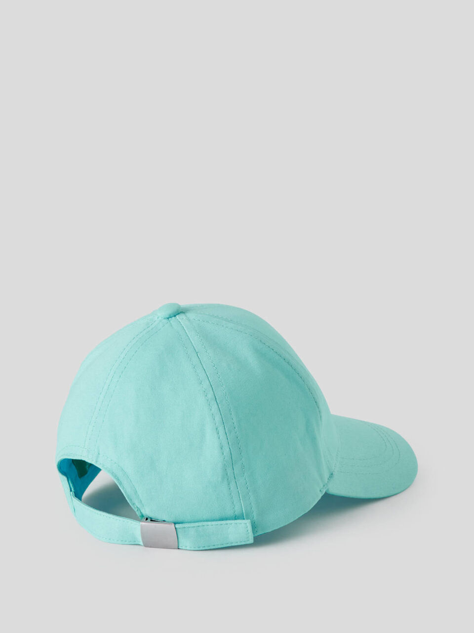 Cotton hat with brim image number 2