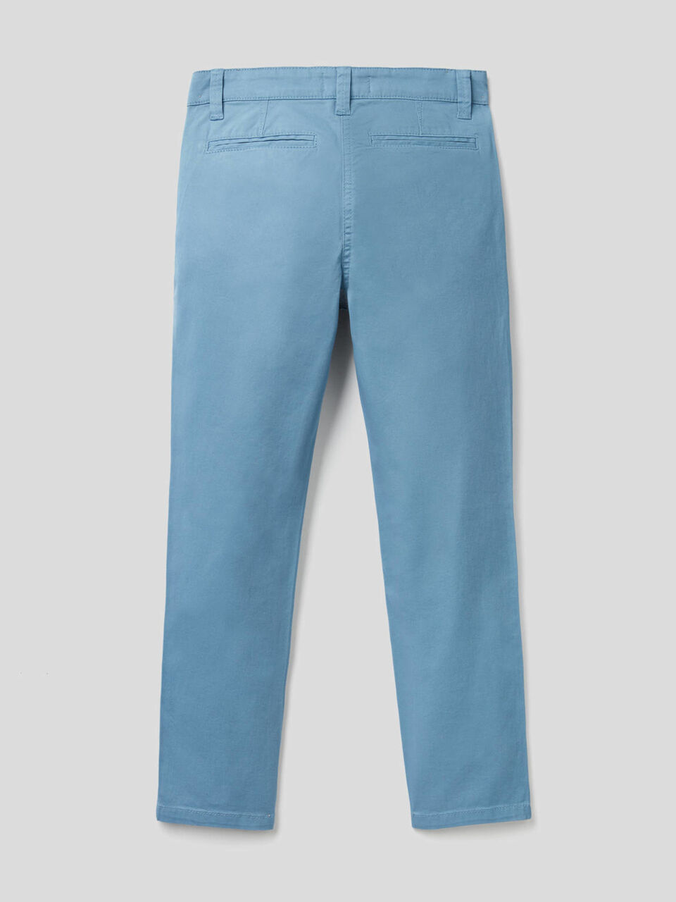 Slim-Fit-Chinos aus elastischer Baumwolle image number 2