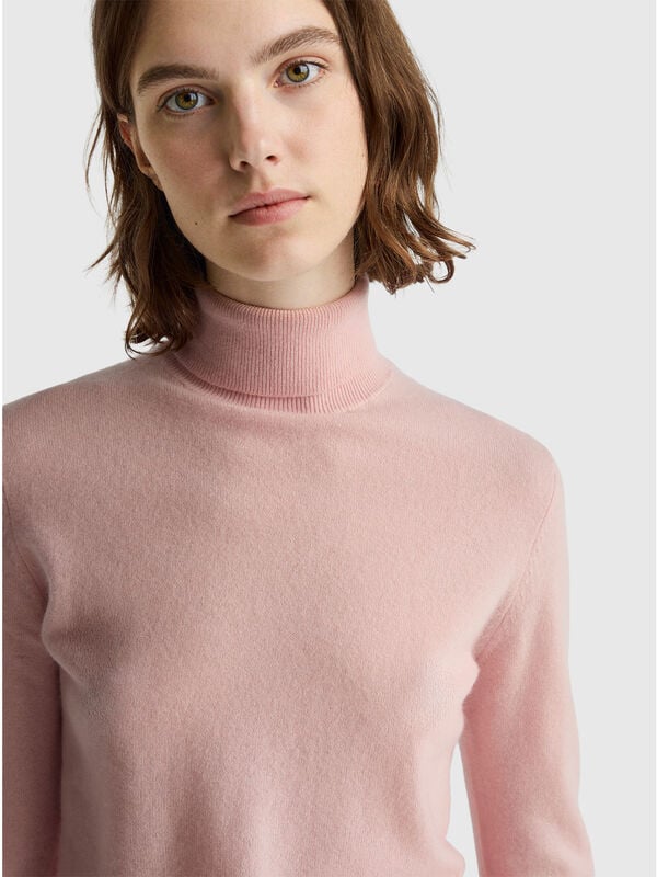 Maglione dolcevita rosa cipria in pura lana Merino Donna