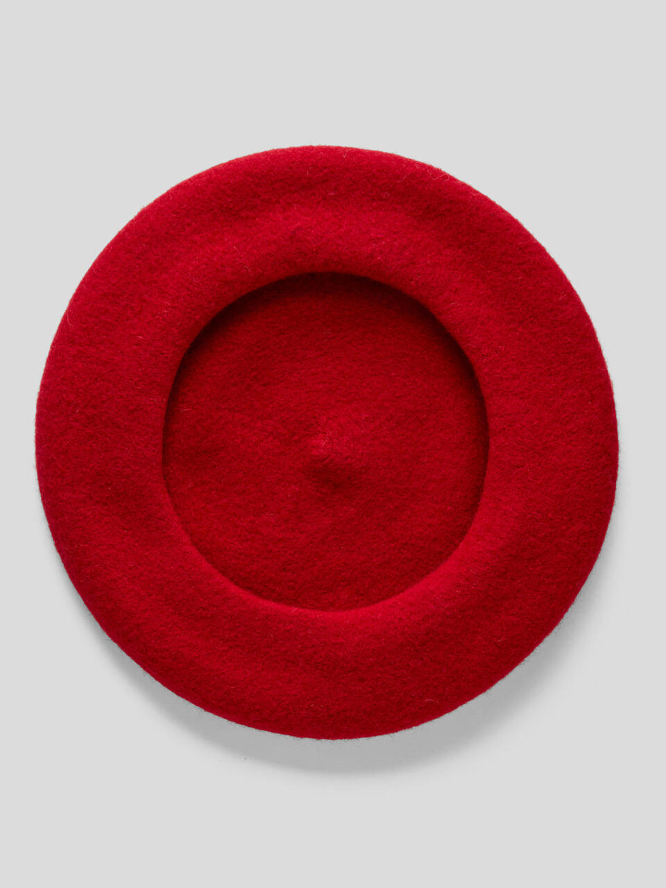 Classic beret in wool blend image number 2