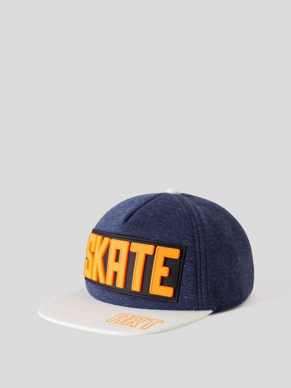 Cappellino stile skater image number 1