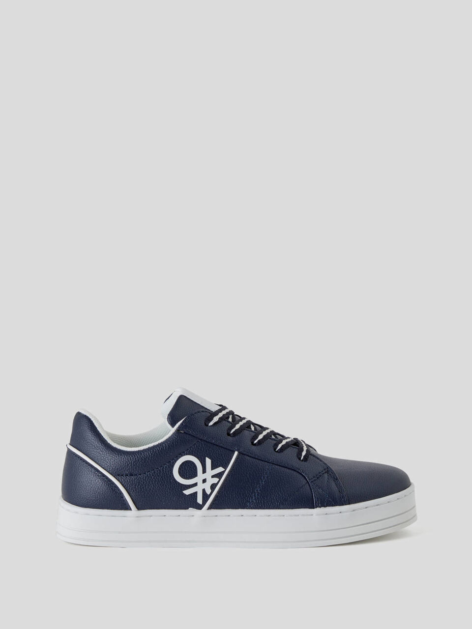 Low-top sneakers with logo image number 1