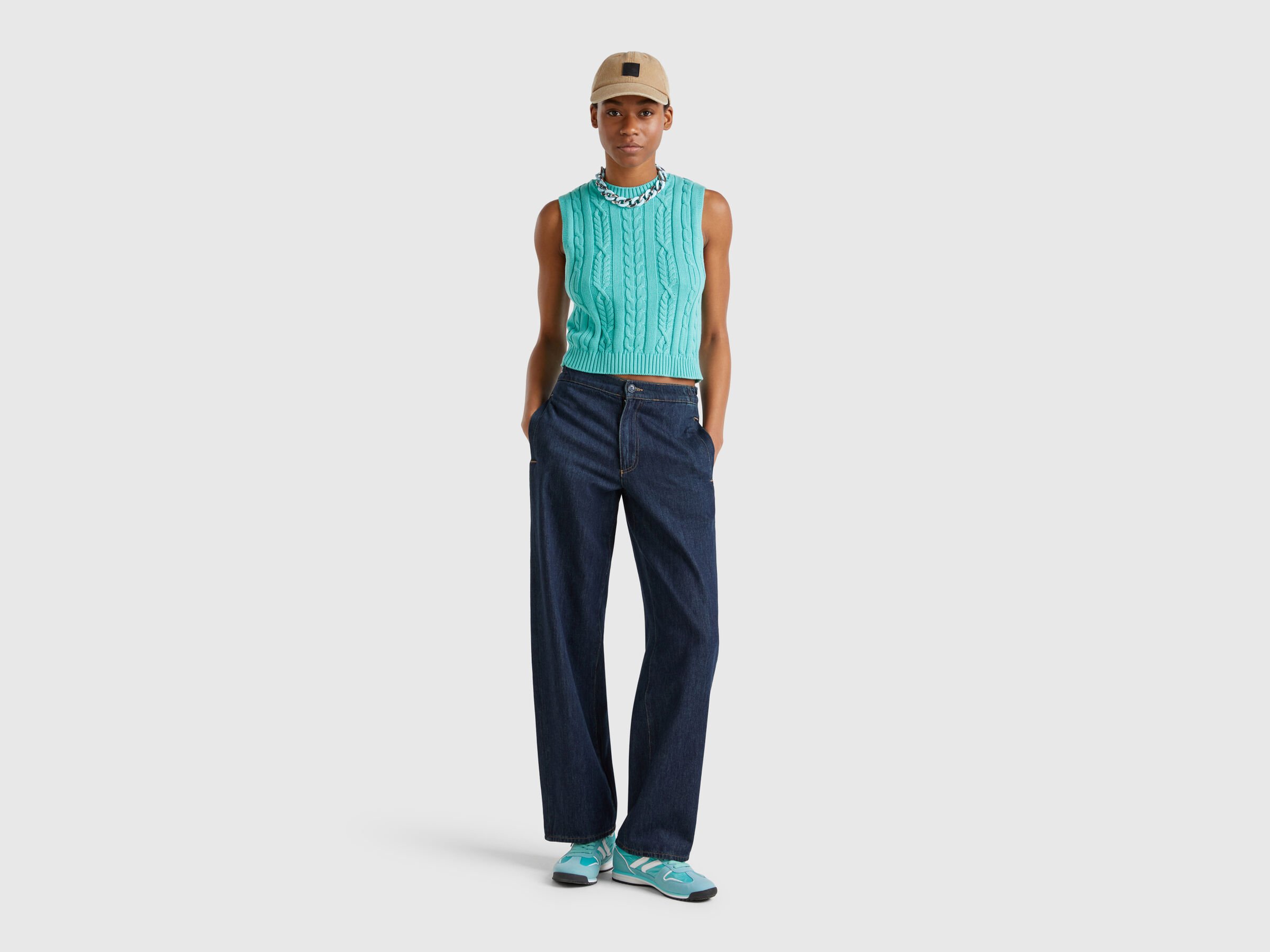 SLEEVELESS SWEATER Women image number 2