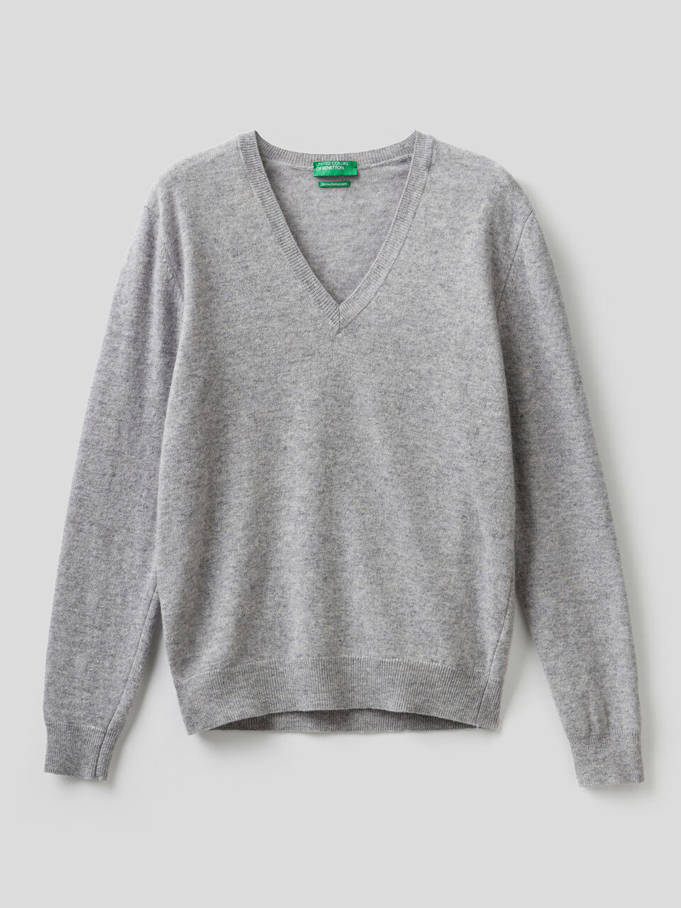 Pull avec col en V en pure laine vierge image number 1
