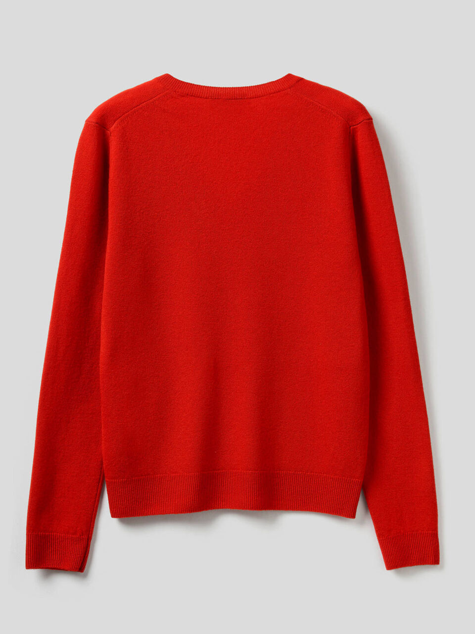 Pull avec col en V en pure laine vierge image number 2