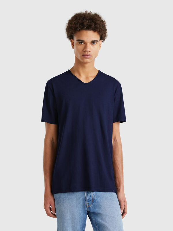 T-Shirt aus 100 % Baumwolle mit V-Ausschnitt Herren