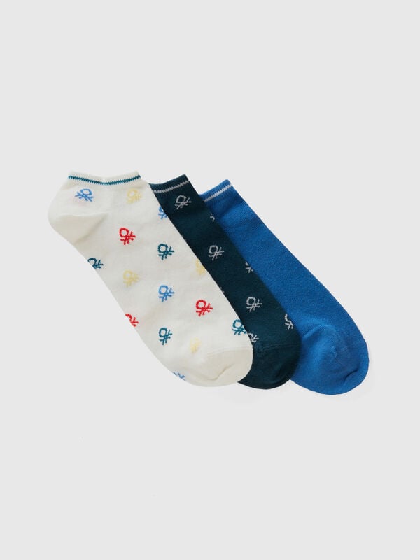 Three pairs of short socks with logo