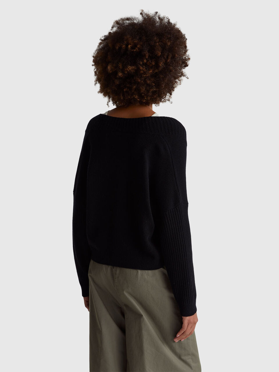 MAGLIA SCOLLO V M/L Donna image number null