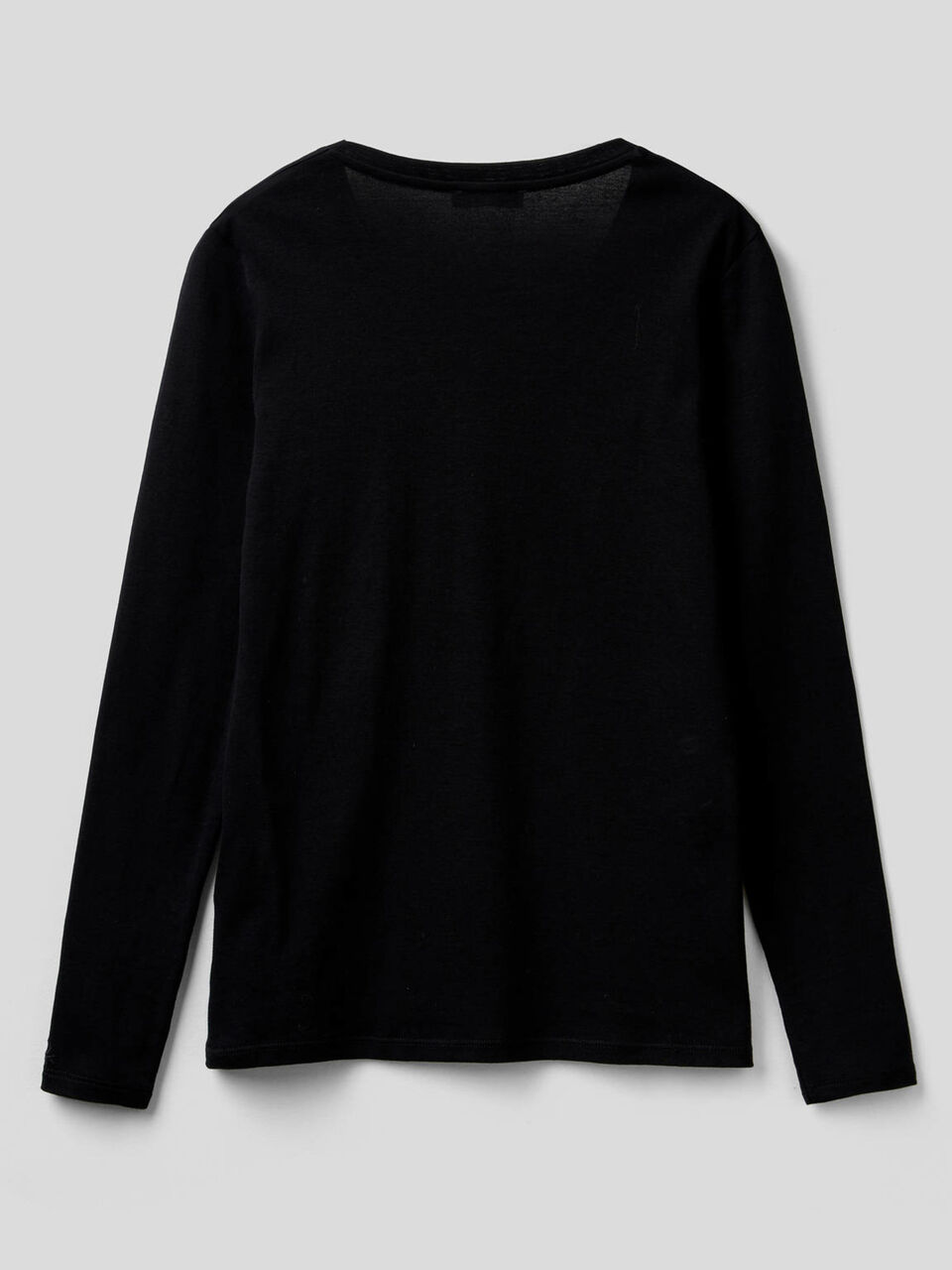 T-shirt a manica lunga con scollo a V image number 2