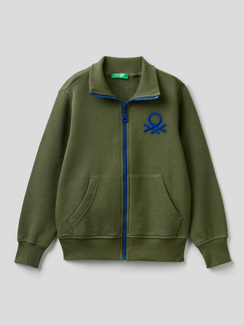 Sweatshirt mit Reißverschluss und aufgesticktem Logo image number 1