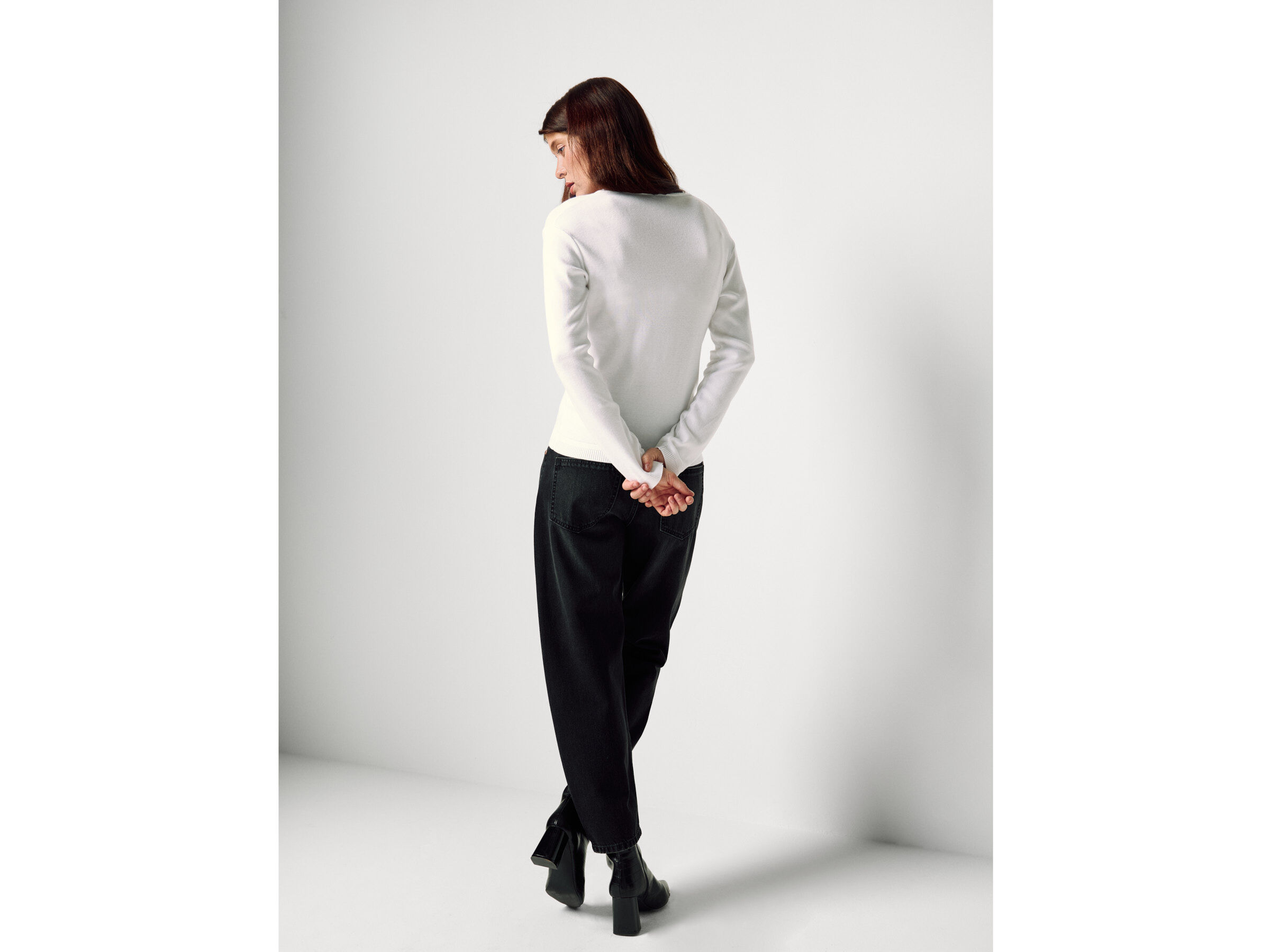 V NECK SWEATER L/S Damen image number 1