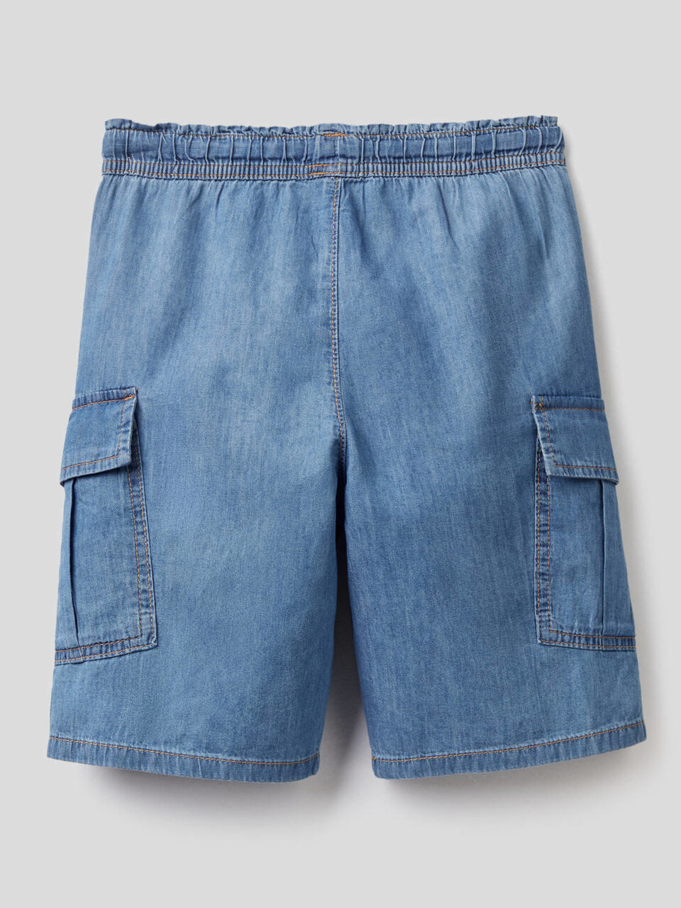 Bermuda cargo en chambray de coton image number 2