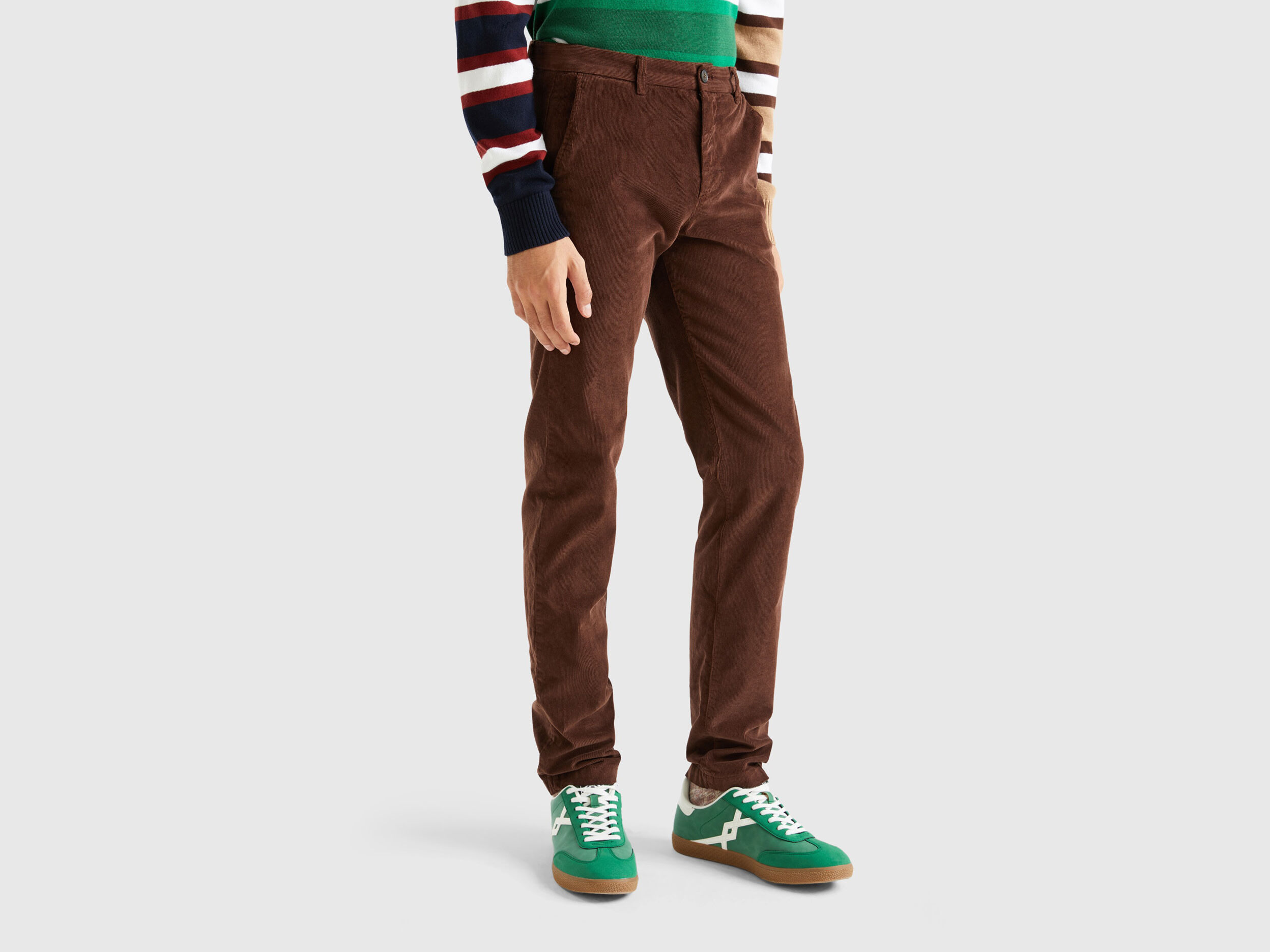 Pantaloni in velluto stretch Marrone Benetton