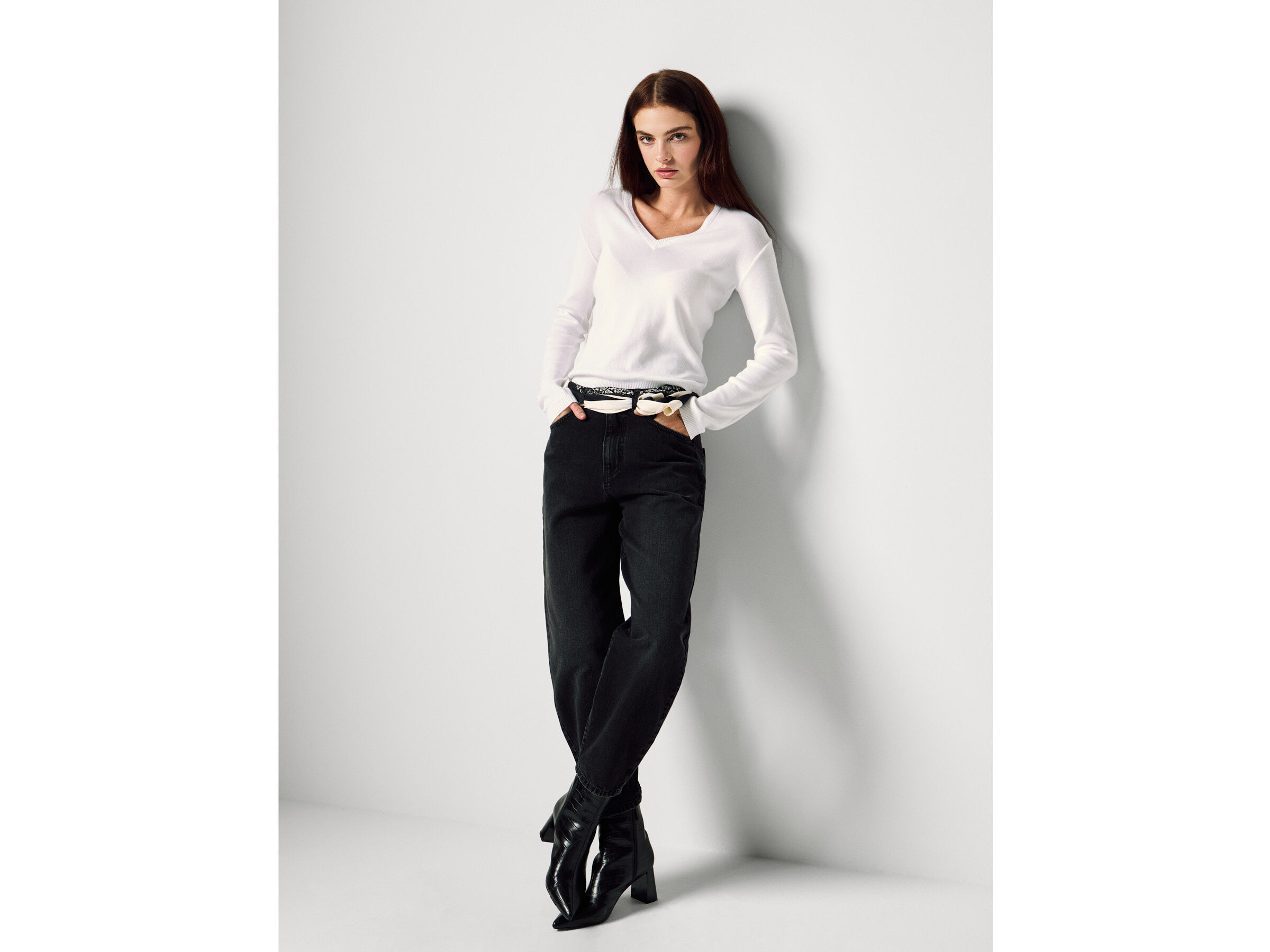 V NECK SWEATER L/S Damen image number 0