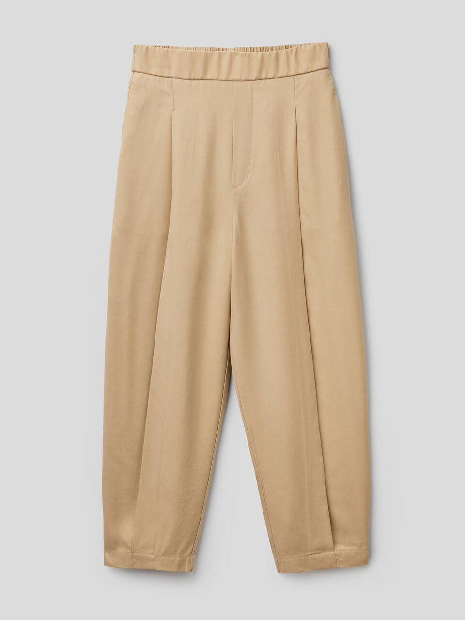 Flowy trousers with creases image number 1