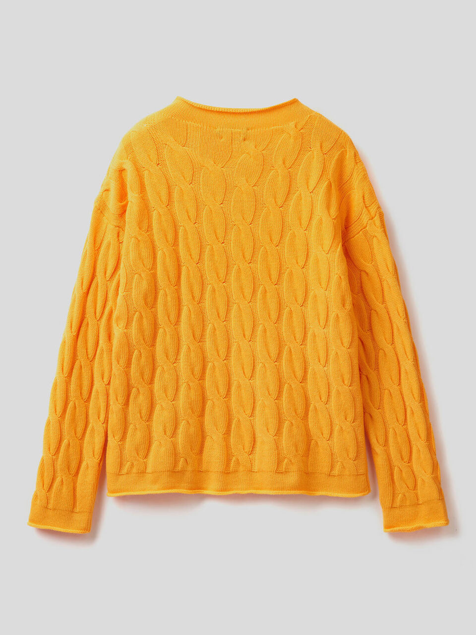 Pull avec torsades image number 2