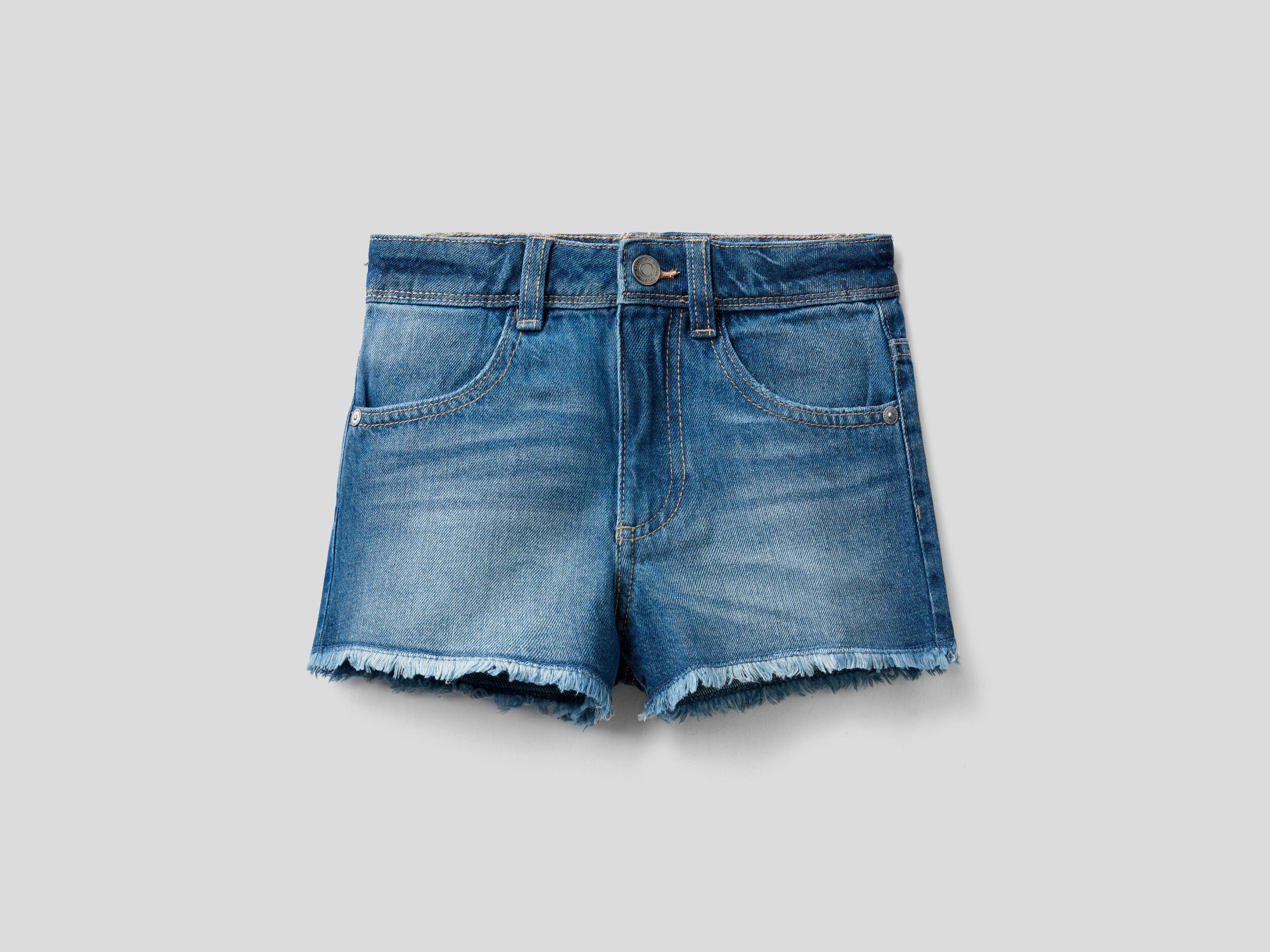United Colors of Benetton Abbigliamento Pantaloni e jeans Shorts Pantaloncini Shorts Sfrangiati In Denim 