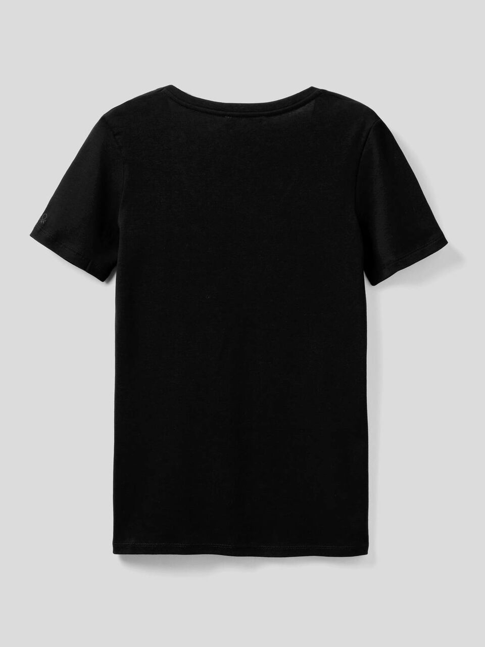Pure cotton t-shirt with V-neck image number 2