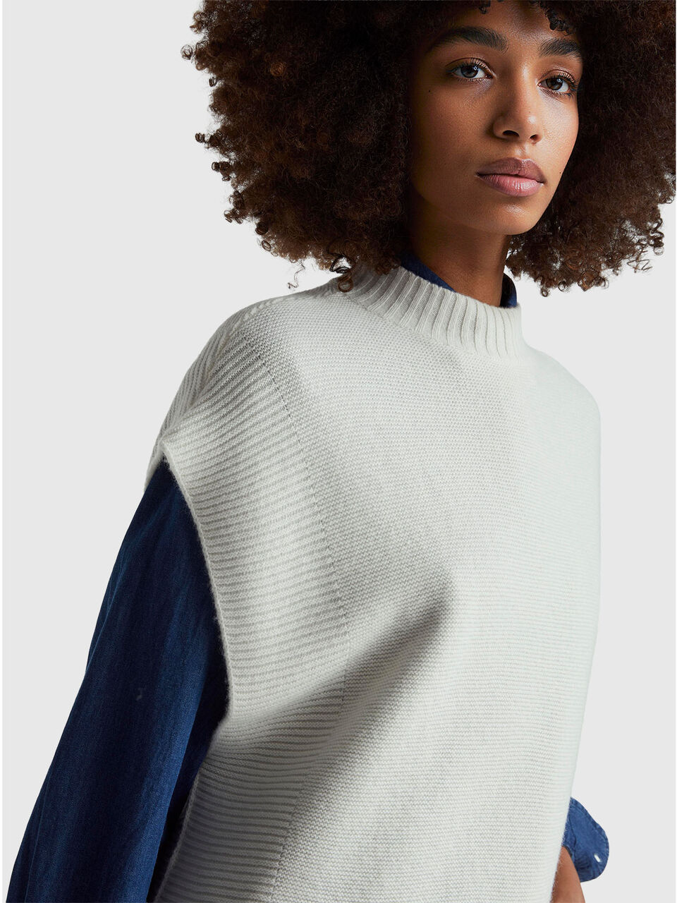 SLEEVELESS SWEATER Damen image number null