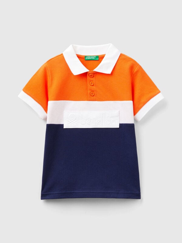 Poloshirt in Color Block mit Patch Jungen