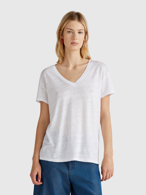 V-neck t-shirt in pure linen Women