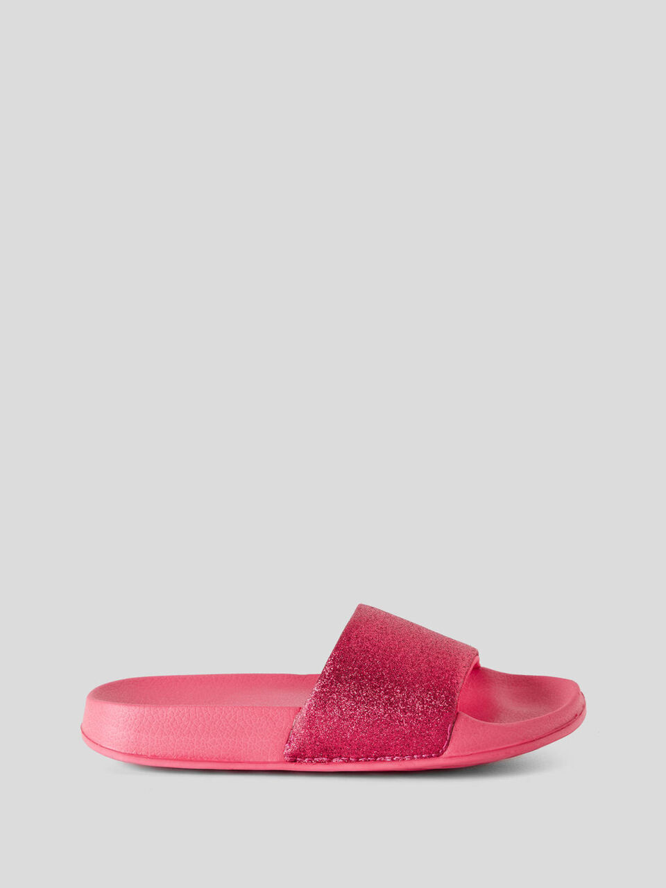 Patterned slippers image number 1