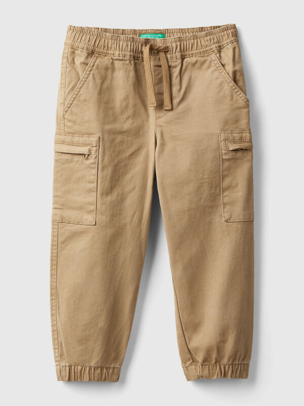 Cargo trousers with drawstring